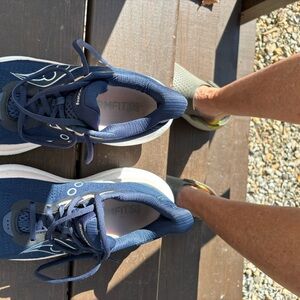 Saucony Triumph Running Shoes.